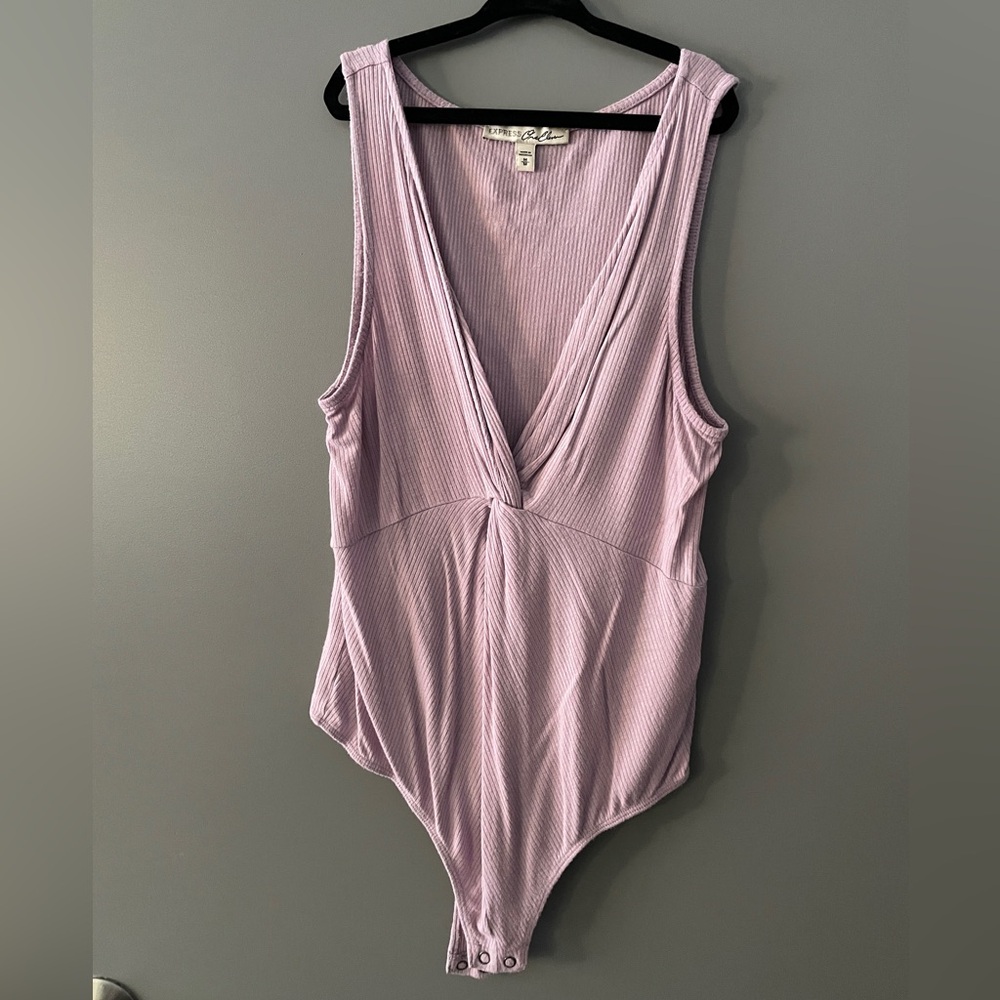 🪻 Express Twist Front Bodysuit